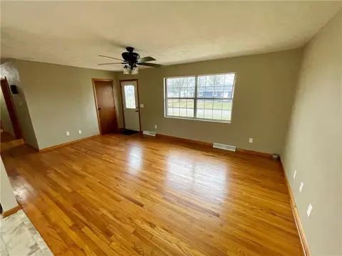 Living - 130 E Chicago St, Eaton, OH 45320 photo 1 of 3
