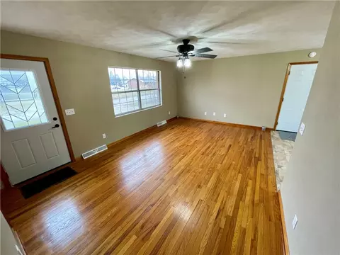 Living - 130 E Chicago St, Eaton, OH 45320 photo 2 of 3
