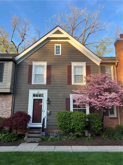 17 Nicholson Ct, Centerville, OH 45459