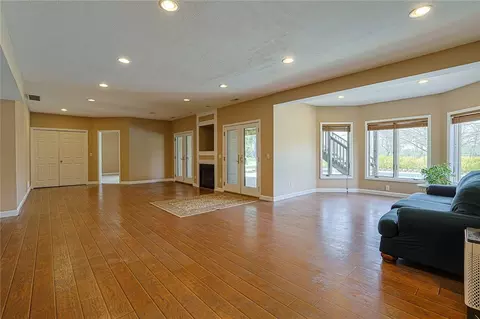 Living - 7259 State Route 48, Springboro, OH 45066 photo 7 of 9