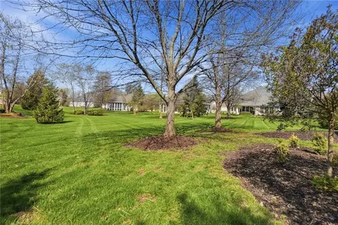 Exterior - 582 Yankee Trace Dr, Centerville, OH 45458 photo 8 of 9