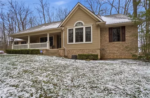 5300 Brookshire Ln, Springfield, OH 45502 photo 2