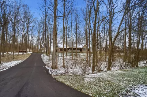 5300 Brookshire Ln, Springfield, OH 45502 photo 3