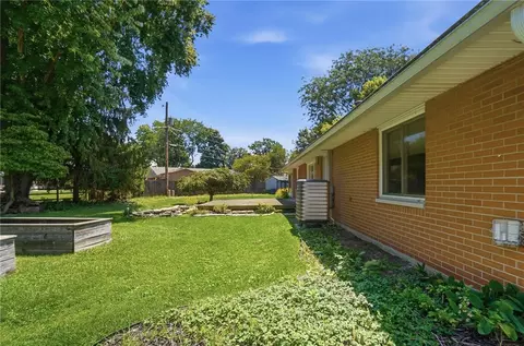 Exterior - 2361 Colony Way, Kettering, OH 45440 photo 16 of 17