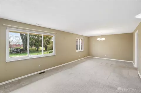Living - 2361 Colony Way, Kettering, OH 45440 photo 5 of 13