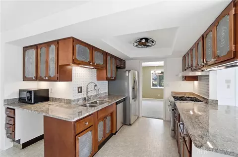 Kitchen - 2361 Colony Way, Kettering, OH 45440 photo 3 of 10