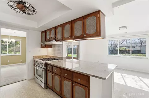 Kitchen - 2361 Colony Way, Kettering, OH 45440 photo 7 of 10