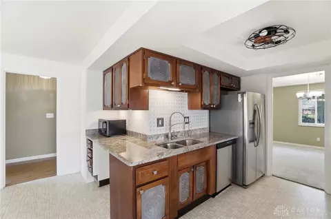 Kitchen - 2361 Colony Way, Kettering, OH 45440 photo 2 of 10