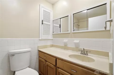 Bath - 2361 Colony Way, Kettering, OH 45440 photo 2 of 3