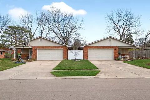 8734 Shadycreek Dr, Centerville, OH 45458