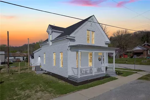 210 John St, OH 45131