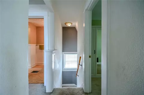 Entry Way - 2713 San Rae Dr, Kettering, OH 45419 photo 3 of 5