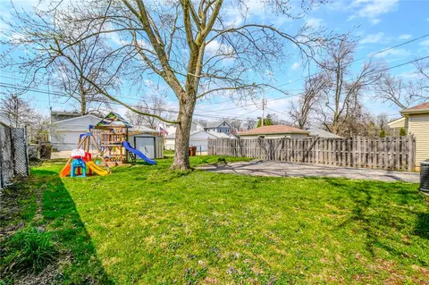 Exterior - 2713 San Rae Dr, Kettering, OH 45419 photo 7 of 9