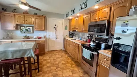 Kitchen - 3361 Turner Dr, Springfield, OH 45504 photo 2 of 3