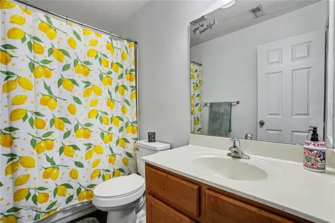 Bath - 3185 Yellowtail Ter, Morrow, OH 45152 photo 3 of 4