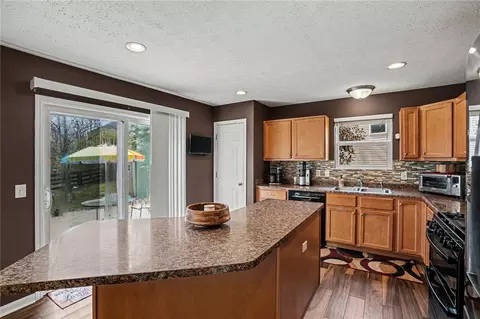Kitchen - 3185 Yellowtail Ter, Morrow, OH 45152 photo 2 of 3