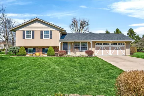 3700 Southbrook Dr, Beavercreek, OH 45430