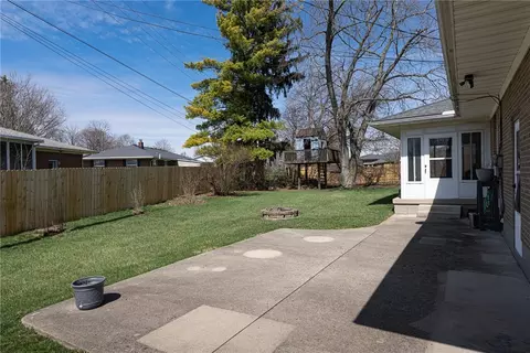 Exterior - 5235 W Ridgewood Rd, Springfield, OH 45503 photo 5 of 7