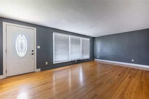 Living - 5235 W Ridgewood Rd, Springfield, OH 45503 photo 1 of 4