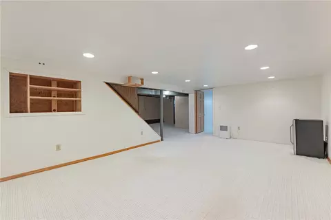 Living - 5235 W Ridgewood Rd, Springfield, OH 45503 photo 4 of 4