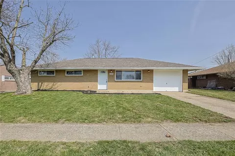 5595 Shady Oak St, Huber Heights, OH 45424