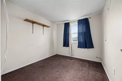 Bedroom - 1371 Summe Dr, Cincinnati, OH 45231 photo 1 of 7