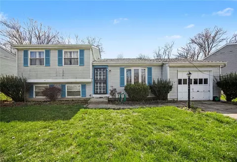 Exterior - 1371 Summe Dr, Cincinnati, OH 45231 photo 2 of 3