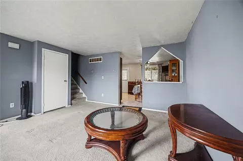 Living - 1371 Summe Dr, Cincinnati, OH 45231 photo 1 of 3