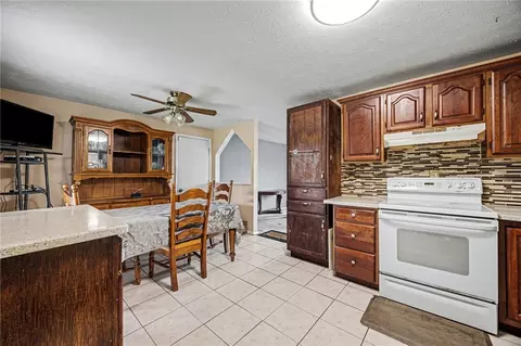 Kitchen - 1371 Summe Dr, Cincinnati, OH 45231 photo 1 of 3
