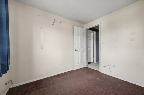 Bedroom - 1371 Summe Dr, Cincinnati, OH 45231 photo 2 of 7