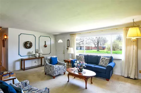 Living - 1191 Berna Ln, Kettering, OH 45429 photo 1 of 6