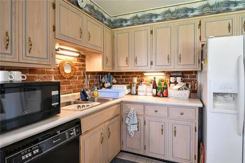 Kitchen - 1191 Berna Ln, Kettering, OH 45429 photo 3 of 4