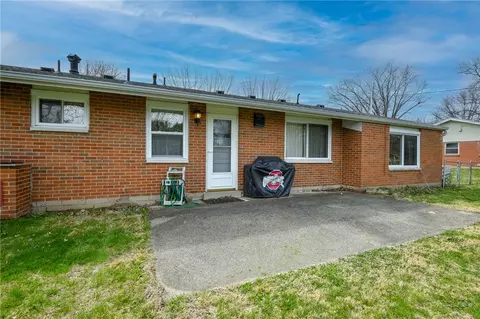 Exterior - 1191 Berna Ln, Kettering, OH 45429 photo 4 of 8