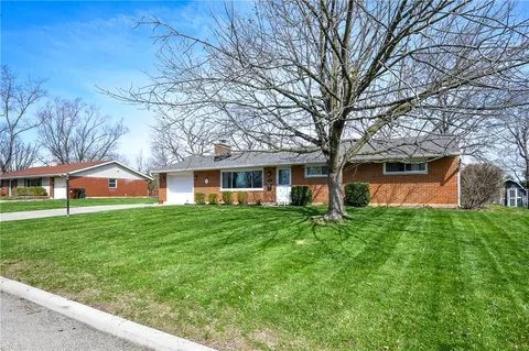 1191 Berna Ln, Kettering, OH 45429