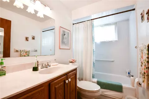 Bath - 1191 Berna Ln, Kettering, OH 45429 photo 1 of 3