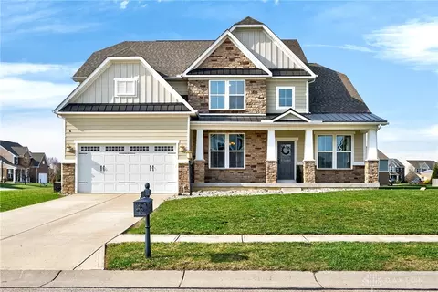 1706 Meadow Creek Ct, Centerville, OH 45458