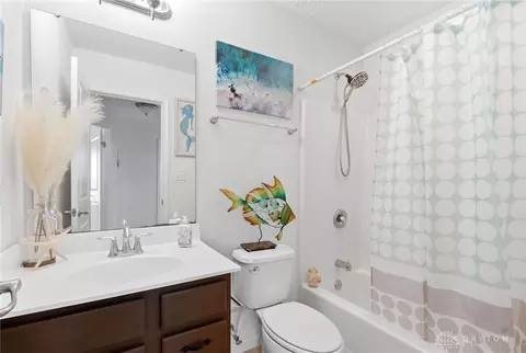 Bath - 1436 Artesian Ln, Fairborn, OH 45324 photo 1 of 2