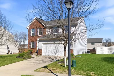 Exterior - 1436 Artesian Ln, Fairborn, OH 45324 photo 3 of 8