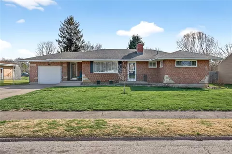 805 N Monroe Dr, Xenia, OH 45385