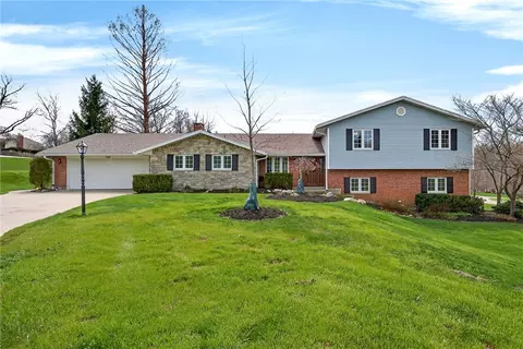 528 Manorside Ct, Washington Township, OH 45459