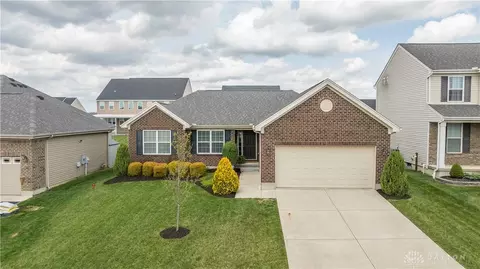 4182 Spicebush Dr, Tipp City, OH 45371