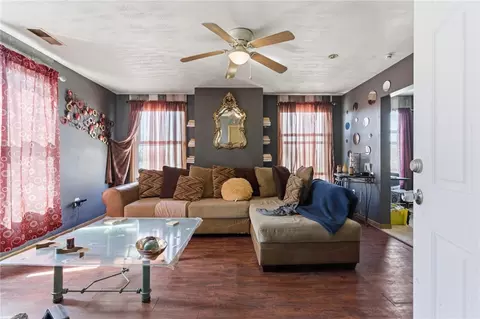 Living - 933 8th Ave, Middletown, OH 45044 photo 1 of 1