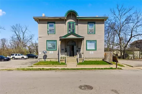 933 8th Ave, Middletown, OH 45044