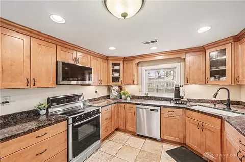 Kitchen - 660 S Main St, Springboro, OH 45066 photo 2 of 3