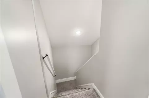 Entry Way - 112 Bacon St, Cincinnati, OH 45215 photo 5 of 7