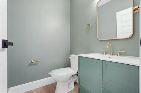 Bath - 112 Bacon St, Cincinnati, OH 45215 photo 4 of 6