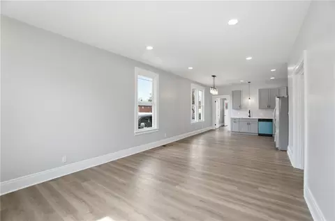 Living - 112 Bacon St, Cincinnati, OH 45215 photo 4 of 6