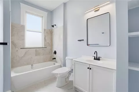 Bath - 112 Bacon St, Cincinnati, OH 45215 photo 1 of 6