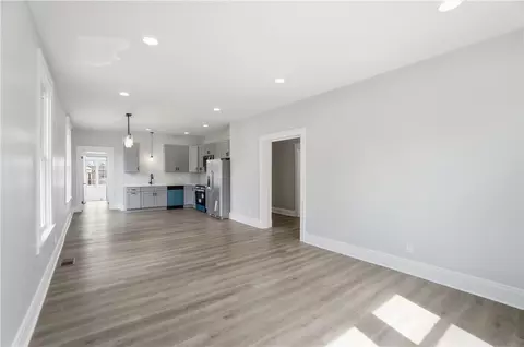 Living - 112 Bacon St, Cincinnati, OH 45215 photo 3 of 6