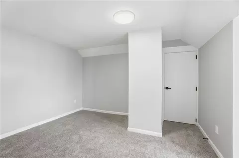 Bedroom - 112 Bacon St, Cincinnati, OH 45215 photo 7 of 8